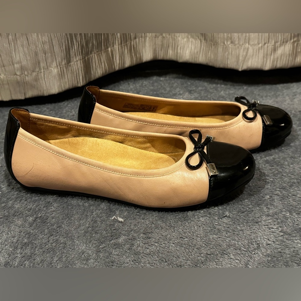 Vionic flats - Picture 2 of 4